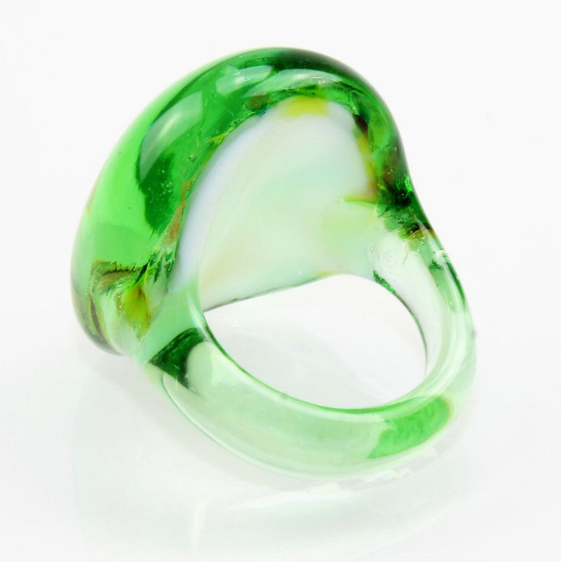 Ring "Madame" Lindgrün-Tannengrün marmoriert