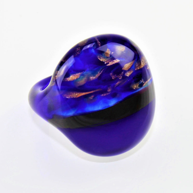 Ring "Madame" Farbe: Königsblau marmoriert , Material: Borosilikatglas, Deckel Größe 32 mm
